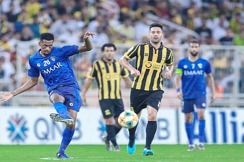 الهلال يُقرر سفر كنو والمعيوف إلى إسبانيا لإجراء فحوصات طبية