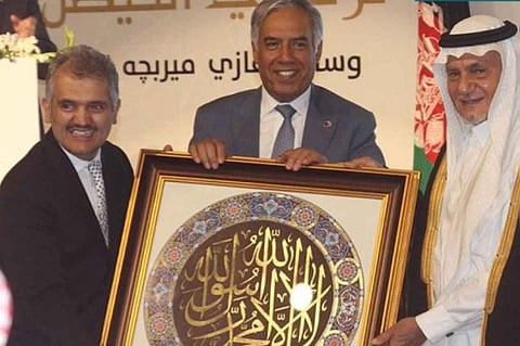 تركي الفيصل يتقلَّد أعلى وسام في جمهورية أفغانستان