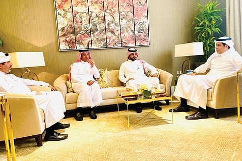 تقديرًا لعمله البطولي وتفانيه.. وزير النقل يُكرّم الموظف «المالكي»