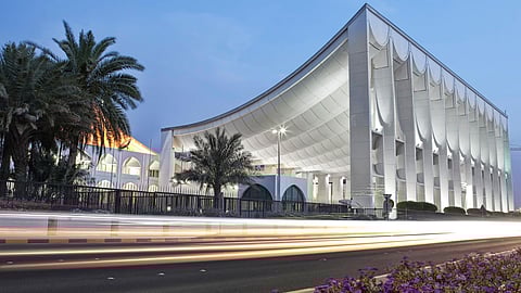 استثناء المواطنة الخليجية من شرط المدة لتجنيس زوجات الكويتيين