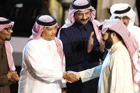 خلال توزيع جوائز صنّاع الترفيه.. آل الشيخ: محمد عبده سيُصور مئة أغنية بتقنية الهولوجرام