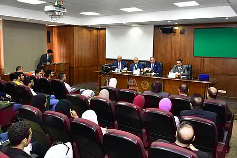 بالصور.. سفير خادم الحرمين بمصر يزور جامعة القاهرة ويلتقي الطلبة السعوديين