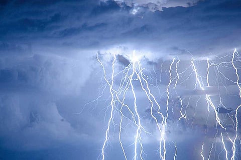 أمطار رعدية على المدينة والباحة ونجران.. والدفاع المدني ينبه من الأودية ومجاري السيول