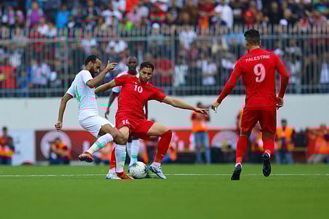 التعادل السلبي يُسيطر على الشوط الأول لمواجهة «الاخضر» وفلسطين