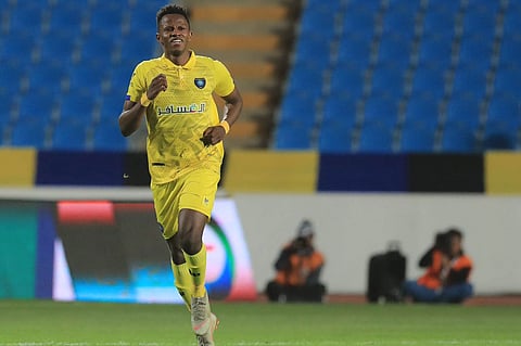 وكيل مهاجم النصر: عبدالفتاح آدم سيعود للملاعب بعد أسبوعين