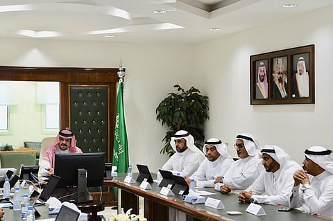 بالصور.. أمانة جازان تبدأ في تنفيذ مشروع «أمانة بلا ورق»