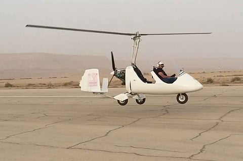 بالصور.. طائرات شراعية وتعزيزات لنادي الطيران الشراعي بالأفلاج