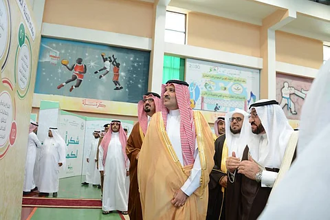 بالصور.. أمير المدينة المنورة يدشِّن فعاليات مبادرة القيم والأخلاق «خير أمة»