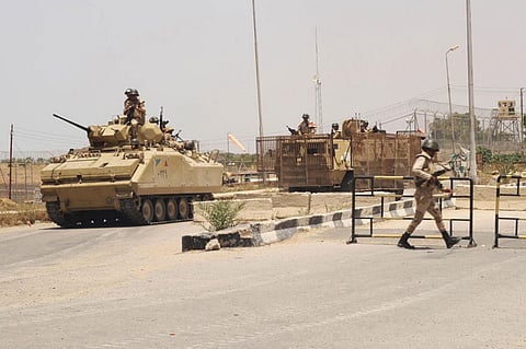 قذيفة طائشة تقتل وتصيب 15 شخصًا بشمال سيناء المصرية