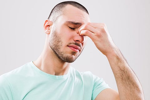 خبراء يكشفون طبيعة «المخاط» الملون والدموي