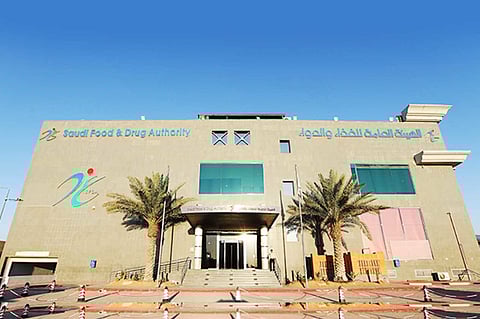 «الغذاء والدواء» تعلّق تسجيل خطوط إنتاج أحد مصانع الأدوية