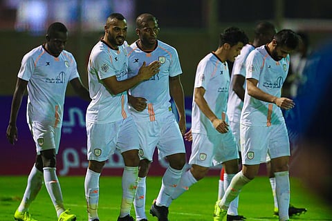 الشباب يسعى لإسقاط الوحدة.. والاتفاق مع العدالة في لقاء متكافئ