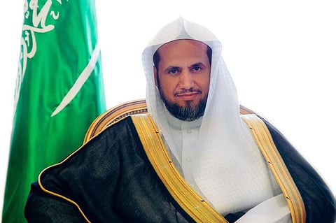 النائب العام يطلع على آلية التعقب الإلكترونية لحاملي الأساور الإلكترونية في كوريا