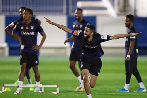 تحت أعين بن نافل.. الهلال يُنهي استعداداته لـ«ديربي الرياض»