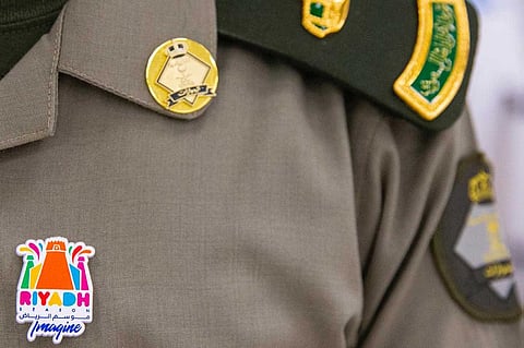 «الجوازات» لأول سائح أجنبي قدم للمملكة لحضور موسم الرياض: أسفرت ونورت