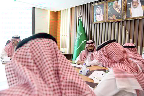 بالصور.. نائب أمير جازان يستعرض التحضيرات الجارية لعقد ملتقى التوطين