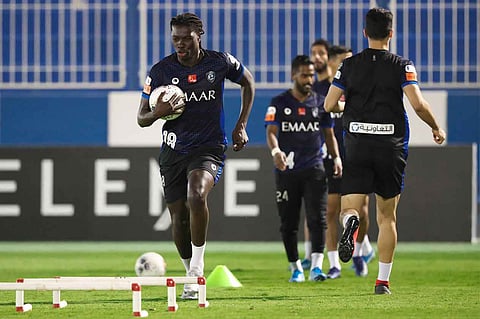 عودة جوميز لتدريبات الهلال.. ونزلة معوية تبعد الدوسري