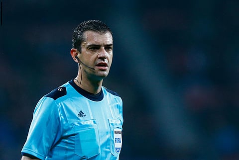 اتحاد الكرة يعلن أسماء أطقم حكام مباريات اليوم بدوري المحترفين