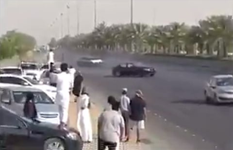 بالفيديو.. «مرور الرياض» يوضِّح حقيقة مقطع التفحيط بالدائري الغربي