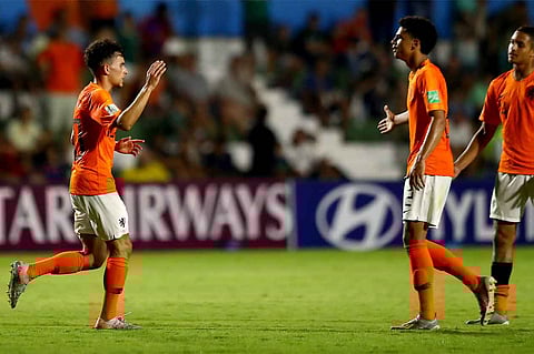 هولندا تستفيد من فوز إسبانيا والأرجنتين وتتأهل للدور الثاني بمونديال الناشئين