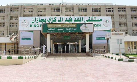 «استئصال ورم» يُعيد المشي لمريض بمستشفى الملك فهد المركزي بجازان