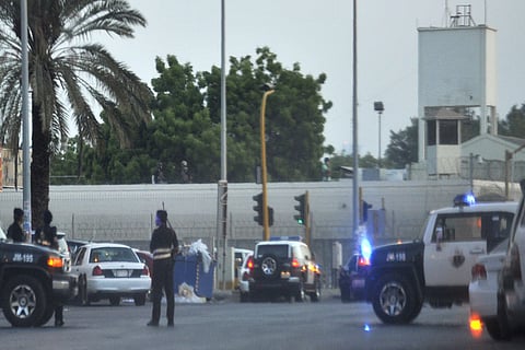 مأساة في جازان .. أب يحاول اقتناص «قطة» ببندقية فينهي حياة طفله بطلقة خاطئة