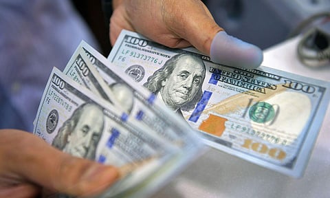 الدولار يدفع ثمن العقبة الأمريكية- الصينية.. والـين الياباني يتقدَّم