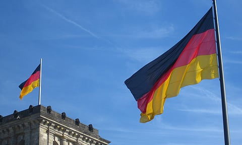 إلزام «أئمة المساجد» باللغة الألمانية يثير أزمة سياسية في برلين