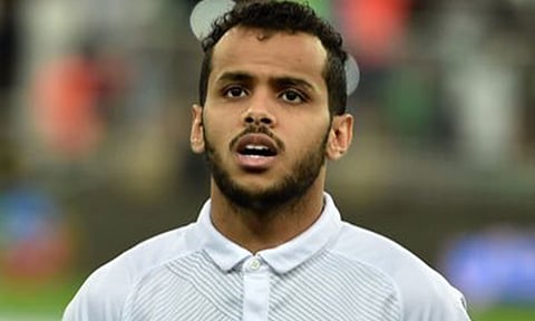 «عضلة الساق» تُطيح بعبدالفتاح عسيري خارج قائمة «الأخضر»