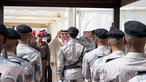 بالصور.. أمير جازان يشيد بجهود حرس الحدود في حماية أمن واستقرار الوطن