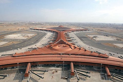 رحلات أول ناقل جوي خارجي تنتقل إلى مطار الملك عبدالعزيز الجديد