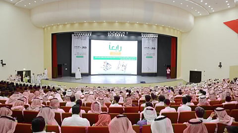 جلسات «لقاءات جازان» تفتح ملف مبادرات التوطين وتعدد النتائج