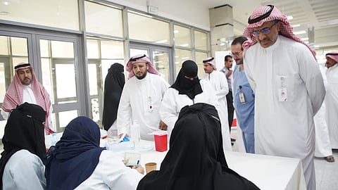 بالصور.. رئيس الهلال الأحمر السعودي يدشن حملة التطعيم ضد الإنفلونزا الموسمية