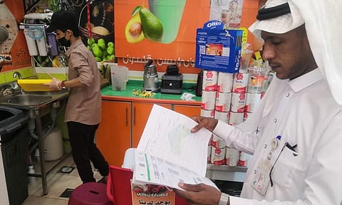 بالصور.. حملة موسعة تزيل مخالفات «العزيزية» بمكة المكرمة