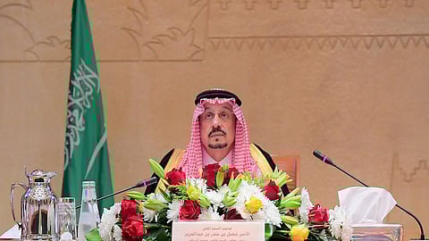 أمير الرياض يعزي في وفاة معلمة وطالبتين بحادث سير في وادي الدواسر