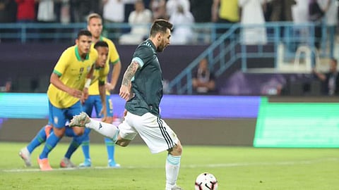 سيلفا يوجّه انتقادات لاذعة لميسي بسبب التحكيم