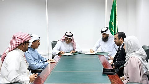 مركز الملك سلمان للإغاثة يوقع عقدين لعلاج مُصابي أحداث عدن الأخيرة