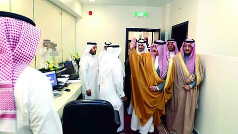 أمير الشرقية يفتتح مبنى الضمان الاجتماعي بالأحساء