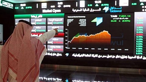 سوق الأسهم يواصل تحقيق المكاسب بسيولة تقترب من 5 مليارات ريال