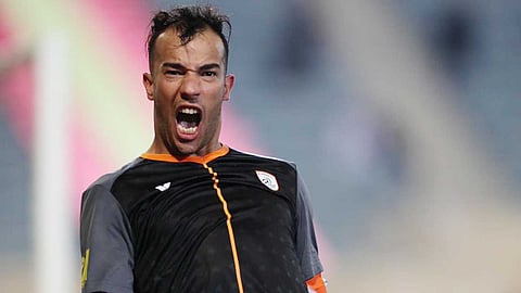 جمال بلعمري يعود إلى تدريبات «الشباب»