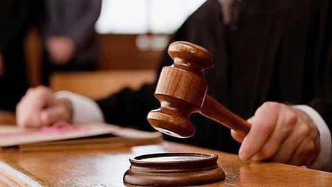 قاضٍ أمريكي يأمر إيران بدفع 180 مليون دولار بسبب تعذيب صحفي