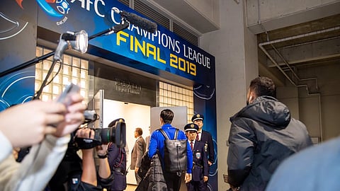 بالفيديو.. الهلال يصل ملعب سايتاما لخوض نهائي آسيا