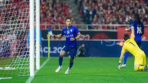بالفيديو.. الدوسري يسجّل الهدف الأول للهلال في مرمى أوراوا