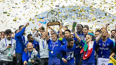 بالفيديو.. آل الشيخ يقيم حفلًا كبيرًا بالبولفيارد احتفاء بإنجاز الهلال