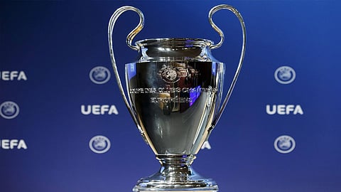 «نذير الشؤم» يدير مباراة برشلونة ودورتموند