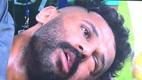 المسحل يطمئن على الحالة الصحية لحارس الأخضر والأهلي محمد العويس