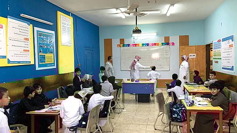 «تعليم الأفلاج» تُراقب تفعيل الـ10 دقائق للقراءة والكتابة بـ33 مدرسة