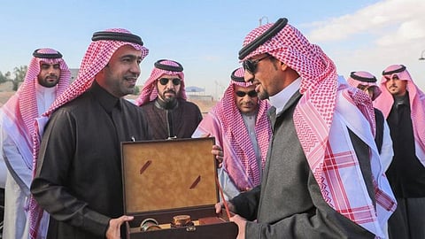 «الحقيل» يتفقد المشاريع السكنية بالحدود الشمالية ويُشدد على سرعة الإنجاز