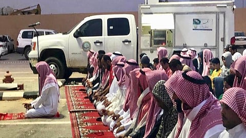 هيئة «الأمر بالمعروف» توفِّر مصليات متنقلة في الأماكن العامة والمتنزهات بالقصيم