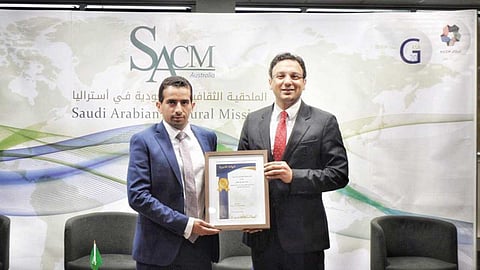 السعودي الشهري يصل للعالمية ويحصد جائزة «الامتياز للأبحاث العالمية»